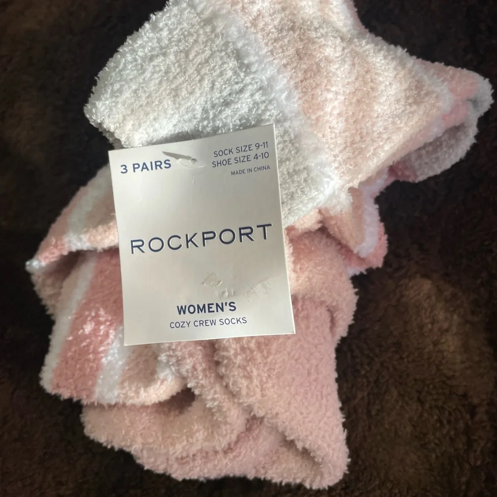Dream Silk  4 pairs of fluffy socks